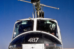 AUSAIR skötte helikopterflygningarna.