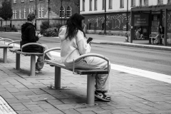 Väntar.
